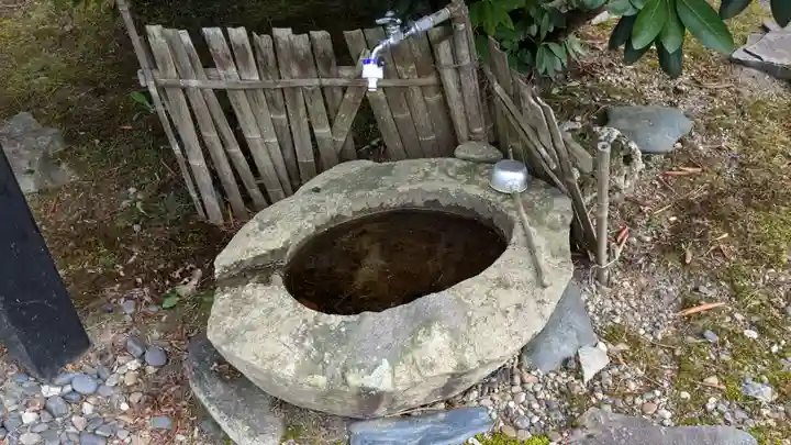 弘徳寺の手水舎