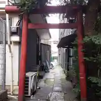 徳永稲荷大明神の鳥居