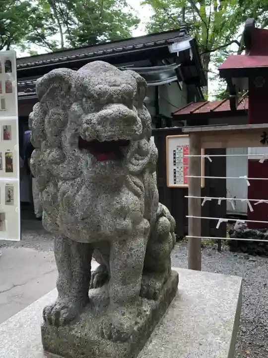 新屋山神社の{uncategorized: "未分類", other: "その他", undefined: "問題あり", building: "その他建物", grave: "お墓", sacred_gate: "鳥居", guardian: "狛犬", statue: "像", buddha: "仏像", history: "歴史", nature: "自然", garden: "庭園", animal: "動物", pagoda: "塔", temizu: "手水舎", mountain_gate: "山門・神門", sanctuary: "本殿・本堂", subordinate: "末社・摂社", art: "芸術", scenery: "景色", jizo: "地蔵", ema: "絵馬", goshuin: "御朱印", omikuji: "おみくじ", items: "授与品その他", amulet: "お守り", goshuincho: "御朱印帳", eats: "食事", festival: "お祭り", votive_dance: "神楽", shichigosan: "七五三参", wedding: "結婚式", experience: "体験その他", initially: "初詣", around: "周辺", anti_infection: "感染症対策"}