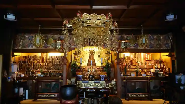 定泉寺の本殿・本堂