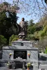 妙本寺の像