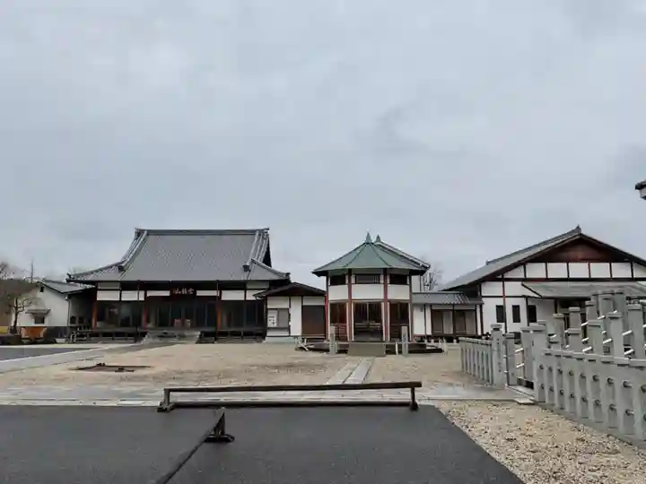 藏春寺の本殿・本堂