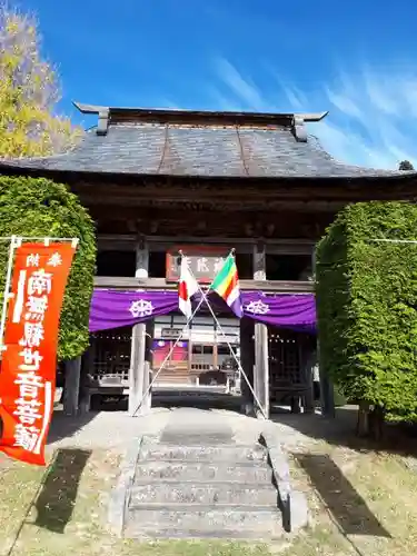 東川院の山門