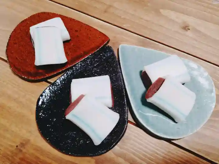 多賀大社の{uncategorized: "未分類", other: "その他", undefined: "問題あり", building: "その他建物", grave: "お墓", sacred_gate: "鳥居", guardian: "狛犬", statue: "像", buddha: "仏像", history: "歴史", nature: "自然", garden: "庭園", animal: "動物", pagoda: "塔", temizu: "手水舎", mountain_gate: "山門・神門", sanctuary: "本殿・本堂", subordinate: "末社・摂社", art: "芸術", scenery: "景色", jizo: "地蔵", ema: "絵馬", goshuin: "御朱印", omikuji: "おみくじ", items: "授与品その他", amulet: "お守り", goshuincho: "御朱印帳", eats: "食事", festival: "お祭り", votive_dance: "神楽", shichigosan: "七五三参", wedding: "結婚式", experience: "体験その他", initially: "初詣", around: "周辺", anti_infection: "感染症対策"}