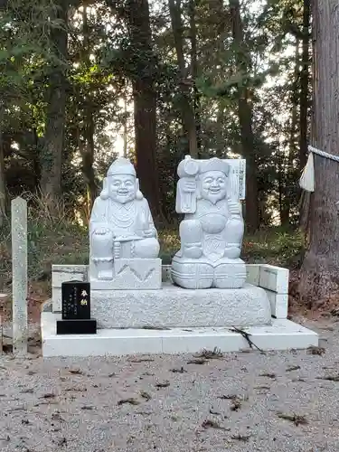 磯山神社の像