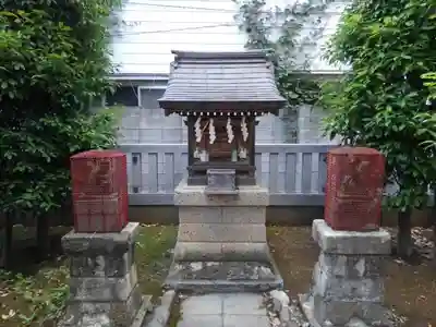 乾徳稲荷神社の末社・摂社