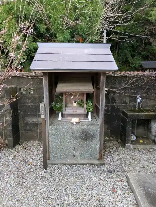 出雲大社新宮教会の{uncategorized: "未分類", other: "その他", undefined: "問題あり", building: "その他建物", grave: "お墓", sacred_gate: "鳥居", guardian: "狛犬", statue: "像", buddha: "仏像", history: "歴史", nature: "自然", garden: "庭園", animal: "動物", pagoda: "塔", temizu: "手水舎", mountain_gate: "山門・神門", sanctuary: "本殿・本堂", subordinate: "末社・摂社", art: "芸術", scenery: "景色", jizo: "地蔵", ema: "絵馬", goshuin: "御朱印", omikuji: "おみくじ", items: "授与品その他", amulet: "お守り", goshuincho: "御朱印帳", eats: "食事", festival: "お祭り", votive_dance: "神楽", shichigosan: "七五三参", wedding: "結婚式", experience: "体験その他", initially: "初詣", around: "周辺", anti_infection: "感染症対策"}