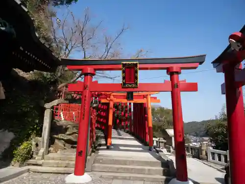 祐徳稲荷神社の{uncategorized: "未分類", other: "その他", undefined: "問題あり", building: "その他建物", grave: "お墓", sacred_gate: "鳥居", guardian: "狛犬", statue: "像", buddha: "仏像", history: "歴史", nature: "自然", garden: "庭園", animal: "動物", pagoda: "塔", temizu: "手水舎", mountain_gate: "山門・神門", sanctuary: "本殿・本堂", subordinate: "末社・摂社", art: "芸術", scenery: "景色", jizo: "地蔵", ema: "絵馬", goshuin: "御朱印", omikuji: "おみくじ", items: "授与品その他", amulet: "お守り", goshuincho: "御朱印帳", eats: "食事", festival: "お祭り", votive_dance: "神楽", shichigosan: "七五三参", wedding: "結婚式", experience: "体験その他", initially: "初詣", around: "周辺", anti_infection: "感染症対策"}