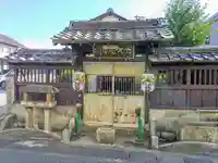 六地蔵尊の山門・神門