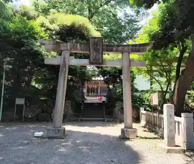 青渭神社の{uncategorized: "未分類", other: "その他", undefined: "問題あり", building: "その他建物", grave: "お墓", sacred_gate: "鳥居", guardian: "狛犬", statue: "像", buddha: "仏像", history: "歴史", nature: "自然", garden: "庭園", animal: "動物", pagoda: "塔", temizu: "手水舎", mountain_gate: "山門・神門", sanctuary: "本殿・本堂", subordinate: "末社・摂社", art: "芸術", scenery: "景色", jizo: "地蔵", ema: "絵馬", goshuin: "御朱印", omikuji: "おみくじ", items: "授与品その他", amulet: "お守り", goshuincho: "御朱印帳", eats: "食事", festival: "お祭り", votive_dance: "神楽", shichigosan: "七五三参", wedding: "結婚式", experience: "体験その他", initially: "初詣", around: "周辺", anti_infection: "感染症対策"}