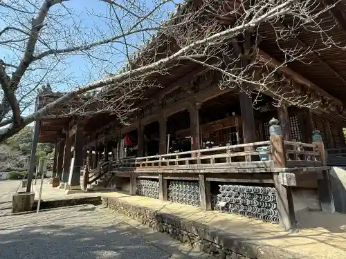 粉河寺の{uncategorized: "未分類", other: "その他", undefined: "問題あり", building: "その他建物", grave: "お墓", sacred_gate: "鳥居", guardian: "狛犬", statue: "像", buddha: "仏像", history: "歴史", nature: "自然", garden: "庭園", animal: "動物", pagoda: "塔", temizu: "手水舎", mountain_gate: "山門・神門", sanctuary: "本殿・本堂", subordinate: "末社・摂社", art: "芸術", scenery: "景色", jizo: "地蔵", ema: "絵馬", goshuin: "御朱印", omikuji: "おみくじ", items: "授与品その他", amulet: "お守り", goshuincho: "御朱印帳", eats: "食事", festival: "お祭り", votive_dance: "神楽", shichigosan: "七五三参", wedding: "結婚式", experience: "体験その他", initially: "初詣", around: "周辺", anti_infection: "感染症対策"}
