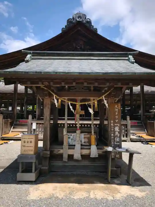 土佐神社の{uncategorized: "未分類", other: "その他", undefined: "問題あり", building: "その他建物", grave: "お墓", sacred_gate: "鳥居", guardian: "狛犬", statue: "像", buddha: "仏像", history: "歴史", nature: "自然", garden: "庭園", animal: "動物", pagoda: "塔", temizu: "手水舎", mountain_gate: "山門・神門", sanctuary: "本殿・本堂", subordinate: "末社・摂社", art: "芸術", scenery: "景色", jizo: "地蔵", ema: "絵馬", goshuin: "御朱印", omikuji: "おみくじ", items: "授与品その他", amulet: "お守り", goshuincho: "御朱印帳", eats: "食事", festival: "お祭り", votive_dance: "神楽", shichigosan: "七五三参", wedding: "結婚式", experience: "体験その他", initially: "初詣", around: "周辺", anti_infection: "感染症対策"}