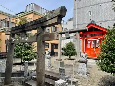 正一位原市場稲荷大明神の{uncategorized: "未分類", other: "その他", undefined: "問題あり", building: "その他建物", grave: "お墓", sacred_gate: "鳥居", guardian: "狛犬", statue: "像", buddha: "仏像", history: "歴史", nature: "自然", garden: "庭園", animal: "動物", pagoda: "塔", temizu: "手水舎", mountain_gate: "山門・神門", sanctuary: "本殿・本堂", subordinate: "末社・摂社", art: "芸術", scenery: "景色", jizo: "地蔵", ema: "絵馬", goshuin: "御朱印", omikuji: "おみくじ", items: "授与品その他", amulet: "お守り", goshuincho: "御朱印帳", eats: "食事", festival: "お祭り", votive_dance: "神楽", shichigosan: "七五三参", wedding: "結婚式", experience: "体験その他", initially: "初詣", around: "周辺", anti_infection: "感染症対策"}