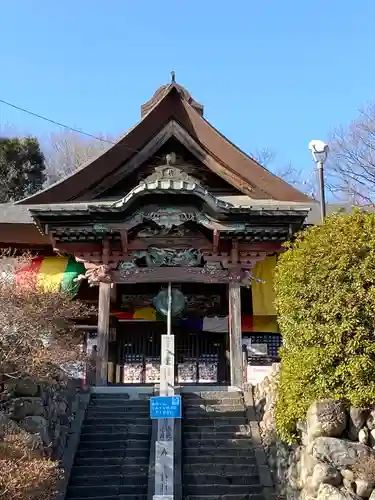 埼玉厄除け開運大師・龍泉寺（切り絵御朱印発祥の寺）の本殿