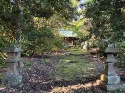 熊野神社の{uncategorized: "未分類", other: "その他", undefined: "問題あり", building: "その他建物", grave: "お墓", sacred_gate: "鳥居", guardian: "狛犬", statue: "像", buddha: "仏像", history: "歴史", nature: "自然", garden: "庭園", animal: "動物", pagoda: "塔", temizu: "手水舎", mountain_gate: "山門・神門", sanctuary: "本殿・本堂", subordinate: "末社・摂社", art: "芸術", scenery: "景色", jizo: "地蔵", ema: "絵馬", goshuin: "御朱印", omikuji: "おみくじ", items: "授与品その他", amulet: "お守り", goshuincho: "御朱印帳", eats: "食事", festival: "お祭り", votive_dance: "神楽", shichigosan: "七五三参", wedding: "結婚式", experience: "体験その他", initially: "初詣", around: "周辺", anti_infection: "感染症対策"}