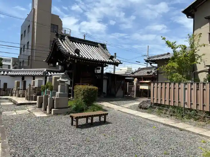慶傳寺の{uncategorized: "未分類", other: "その他", undefined: "問題あり", building: "その他建物", grave: "お墓", sacred_gate: "鳥居", guardian: "狛犬", statue: "像", buddha: "仏像", history: "歴史", nature: "自然", garden: "庭園", animal: "動物", pagoda: "塔", temizu: "手水舎", mountain_gate: "山門・神門", sanctuary: "本殿・本堂", subordinate: "末社・摂社", art: "芸術", scenery: "景色", jizo: "地蔵", ema: "絵馬", goshuin: "御朱印", omikuji: "おみくじ", items: "授与品その他", amulet: "お守り", goshuincho: "御朱印帳", eats: "食事", festival: "お祭り", votive_dance: "神楽", shichigosan: "七五三参", wedding: "結婚式", experience: "体験その他", initially: "初詣", around: "周辺", anti_infection: "感染症対策"}