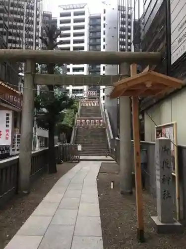 宮益御嶽神社の鳥居