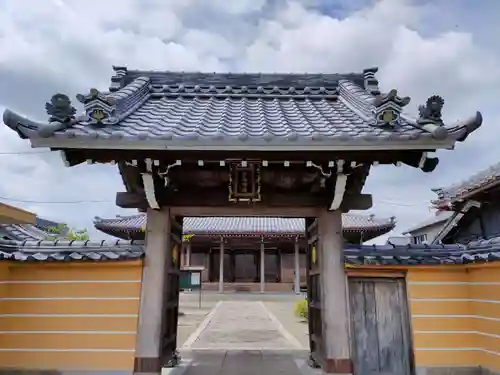 願証寺の山門・神門
