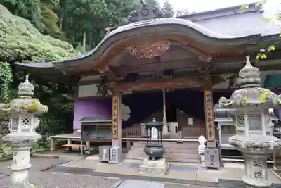 横峰寺の本殿・本堂