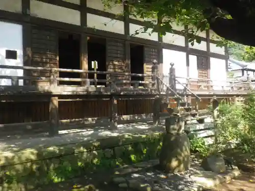 宝戒寺の本殿・本堂