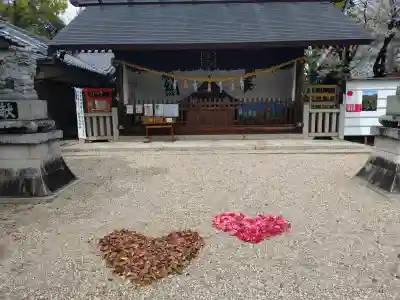 小垣江神明神社の{uncategorized: "未分類", other: "その他", undefined: "問題あり", building: "その他建物", grave: "お墓", sacred_gate: "鳥居", guardian: "狛犬", statue: "像", buddha: "仏像", history: "歴史", nature: "自然", garden: "庭園", animal: "動物", pagoda: "塔", temizu: "手水舎", mountain_gate: "山門・神門", sanctuary: "本殿・本堂", subordinate: "末社・摂社", art: "芸術", scenery: "景色", jizo: "地蔵", ema: "絵馬", goshuin: "御朱印", omikuji: "おみくじ", items: "授与品その他", amulet: "お守り", goshuincho: "御朱印帳", eats: "食事", festival: "お祭り", votive_dance: "神楽", shichigosan: "七五三参", wedding: "結婚式", experience: "体験その他", initially: "初詣", around: "周辺", anti_infection: "感染症対策"}