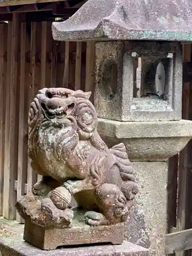 蝉丸神社の狛犬