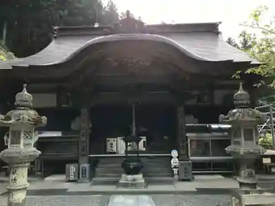 横峰寺の本殿・本堂
