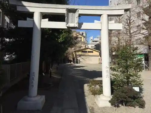 被官稲荷神社の鳥居