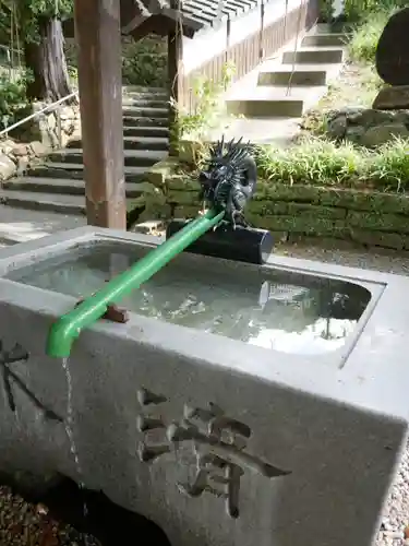 事任八幡宮の手水舎