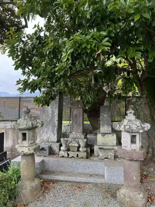 御塔生福寺の{uncategorized: "未分類", other: "その他", undefined: "問題あり", building: "その他建物", grave: "お墓", sacred_gate: "鳥居", guardian: "狛犬", statue: "像", buddha: "仏像", history: "歴史", nature: "自然", garden: "庭園", animal: "動物", pagoda: "塔", temizu: "手水舎", mountain_gate: "山門・神門", sanctuary: "本殿・本堂", subordinate: "末社・摂社", art: "芸術", scenery: "景色", jizo: "地蔵", ema: "絵馬", goshuin: "御朱印", omikuji: "おみくじ", items: "授与品その他", amulet: "お守り", goshuincho: "御朱印帳", eats: "食事", festival: "お祭り", votive_dance: "神楽", shichigosan: "七五三参", wedding: "結婚式", experience: "体験その他", initially: "初詣", around: "周辺", anti_infection: "感染症対策"}