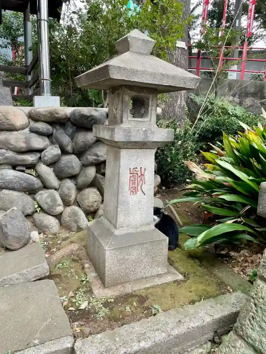 向陵稲荷神社の{uncategorized: "未分類", other: "その他", undefined: "問題あり", building: "その他建物", grave: "お墓", sacred_gate: "鳥居", guardian: "狛犬", statue: "像", buddha: "仏像", history: "歴史", nature: "自然", garden: "庭園", animal: "動物", pagoda: "塔", temizu: "手水舎", mountain_gate: "山門・神門", sanctuary: "本殿・本堂", subordinate: "末社・摂社", art: "芸術", scenery: "景色", jizo: "地蔵", ema: "絵馬", goshuin: "御朱印", omikuji: "おみくじ", items: "授与品その他", amulet: "お守り", goshuincho: "御朱印帳", eats: "食事", festival: "お祭り", votive_dance: "神楽", shichigosan: "七五三参", wedding: "結婚式", experience: "体験その他", initially: "初詣", around: "周辺", anti_infection: "感染症対策"}