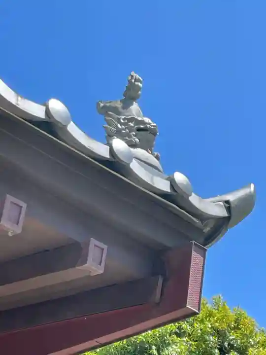氷川神社の{uncategorized: "未分類", other: "その他", undefined: "問題あり", building: "その他建物", grave: "お墓", sacred_gate: "鳥居", guardian: "狛犬", statue: "像", buddha: "仏像", history: "歴史", nature: "自然", garden: "庭園", animal: "動物", pagoda: "塔", temizu: "手水舎", mountain_gate: "山門・神門", sanctuary: "本殿・本堂", subordinate: "末社・摂社", art: "芸術", scenery: "景色", jizo: "地蔵", ema: "絵馬", goshuin: "御朱印", omikuji: "おみくじ", items: "授与品その他", amulet: "お守り", goshuincho: "御朱印帳", eats: "食事", festival: "お祭り", votive_dance: "神楽", shichigosan: "七五三参", wedding: "結婚式", experience: "体験その他", initially: "初詣", around: "周辺", anti_infection: "感染症対策"}