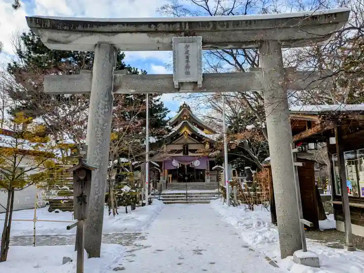 彌彦神社 (伊夜日子神社)の鳥居