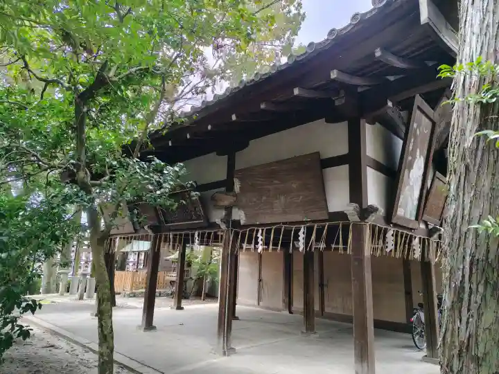 岡崎神社の{uncategorized: "未分類", other: "その他", undefined: "問題あり", building: "その他建物", grave: "お墓", sacred_gate: "鳥居", guardian: "狛犬", statue: "像", buddha: "仏像", history: "歴史", nature: "自然", garden: "庭園", animal: "動物", pagoda: "塔", temizu: "手水舎", mountain_gate: "山門・神門", sanctuary: "本殿・本堂", subordinate: "末社・摂社", art: "芸術", scenery: "景色", jizo: "地蔵", ema: "絵馬", goshuin: "御朱印", omikuji: "おみくじ", items: "授与品その他", amulet: "お守り", goshuincho: "御朱印帳", eats: "食事", festival: "お祭り", votive_dance: "神楽", shichigosan: "七五三参", wedding: "結婚式", experience: "体験その他", initially: "初詣", around: "周辺", anti_infection: "感染症対策"}