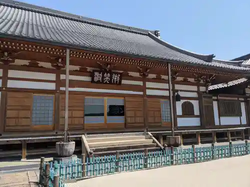 愚渓寺の本殿・本堂