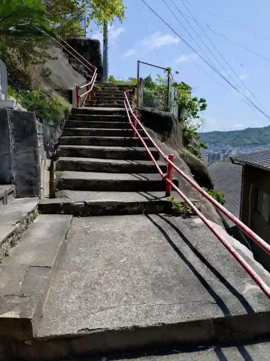 観音寺の{uncategorized: "未分類", other: "その他", undefined: "問題あり", building: "その他建物", grave: "お墓", sacred_gate: "鳥居", guardian: "狛犬", statue: "像", buddha: "仏像", history: "歴史", nature: "自然", garden: "庭園", animal: "動物", pagoda: "塔", temizu: "手水舎", mountain_gate: "山門・神門", sanctuary: "本殿・本堂", subordinate: "末社・摂社", art: "芸術", scenery: "景色", jizo: "地蔵", ema: "絵馬", goshuin: "御朱印", omikuji: "おみくじ", items: "授与品その他", amulet: "お守り", goshuincho: "御朱印帳", eats: "食事", festival: "お祭り", votive_dance: "神楽", shichigosan: "七五三参", wedding: "結婚式", experience: "体験その他", initially: "初詣", around: "周辺", anti_infection: "感染症対策"}