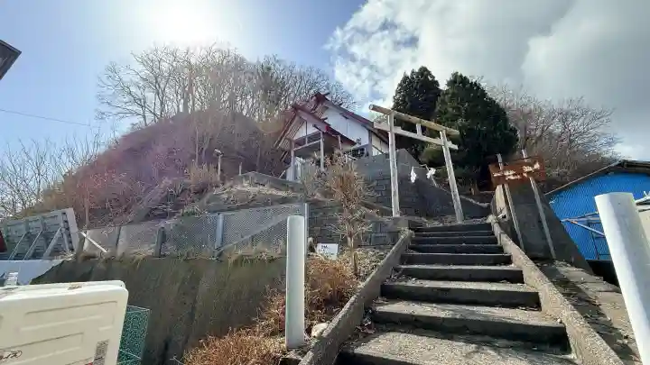 小谷石神社の{uncategorized: "未分類", other: "その他", undefined: "問題あり", building: "その他建物", grave: "お墓", sacred_gate: "鳥居", guardian: "狛犬", statue: "像", buddha: "仏像", history: "歴史", nature: "自然", garden: "庭園", animal: "動物", pagoda: "塔", temizu: "手水舎", mountain_gate: "山門・神門", sanctuary: "本殿・本堂", subordinate: "末社・摂社", art: "芸術", scenery: "景色", jizo: "地蔵", ema: "絵馬", goshuin: "御朱印", omikuji: "おみくじ", items: "授与品その他", amulet: "お守り", goshuincho: "御朱印帳", eats: "食事", festival: "お祭り", votive_dance: "神楽", shichigosan: "七五三参", wedding: "結婚式", experience: "体験その他", initially: "初詣", around: "周辺", anti_infection: "感染症対策"}