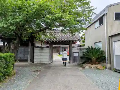 治寶山　浄泉寺の山門・神門