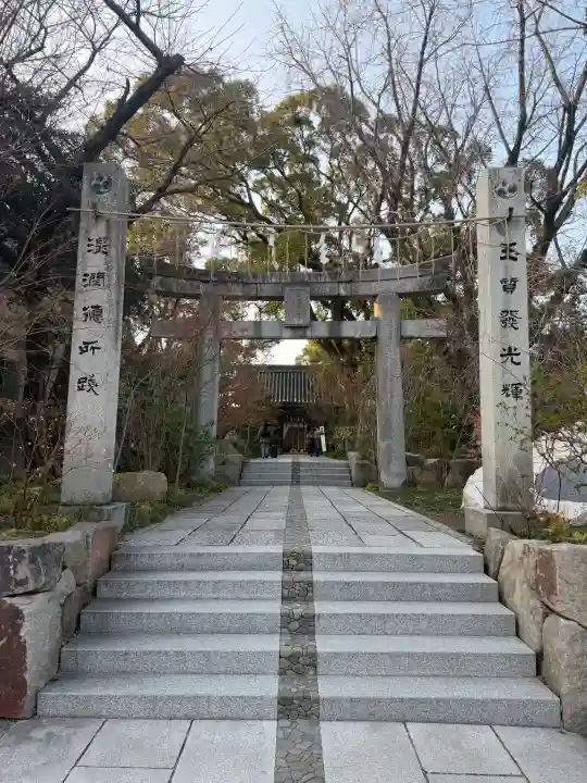 鳥飼八幡宮の{uncategorized: "未分類", other: "その他", undefined: "問題あり", building: "その他建物", grave: "お墓", sacred_gate: "鳥居", guardian: "狛犬", statue: "像", buddha: "仏像", history: "歴史", nature: "自然", garden: "庭園", animal: "動物", pagoda: "塔", temizu: "手水舎", mountain_gate: "山門・神門", sanctuary: "本殿・本堂", subordinate: "末社・摂社", art: "芸術", scenery: "景色", jizo: "地蔵", ema: "絵馬", goshuin: "御朱印", omikuji: "おみくじ", items: "授与品その他", amulet: "お守り", goshuincho: "御朱印帳", eats: "食事", festival: "お祭り", votive_dance: "神楽", shichigosan: "七五三参", wedding: "結婚式", experience: "体験その他", initially: "初詣", around: "周辺", anti_infection: "感染症対策"}