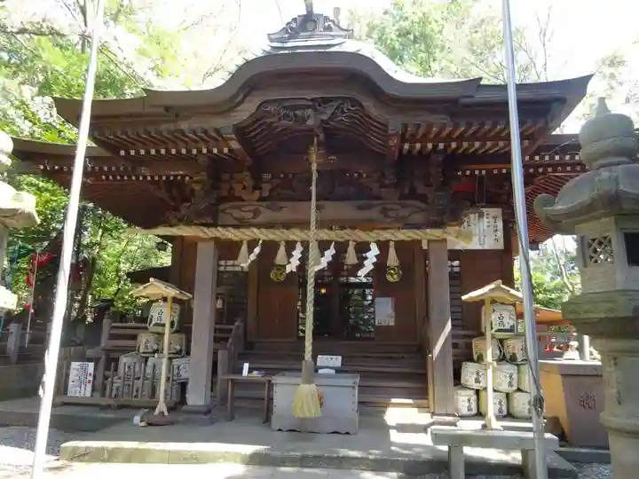座間神社の本殿・本堂