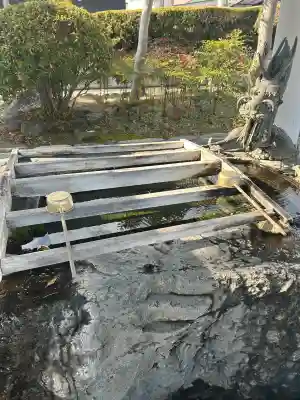 三條神社の{uncategorized: "未分類", other: "その他", undefined: "問題あり", building: "その他建物", grave: "お墓", sacred_gate: "鳥居", guardian: "狛犬", statue: "像", buddha: "仏像", history: "歴史", nature: "自然", garden: "庭園", animal: "動物", pagoda: "塔", temizu: "手水舎", mountain_gate: "山門・神門", sanctuary: "本殿・本堂", subordinate: "末社・摂社", art: "芸術", scenery: "景色", jizo: "地蔵", ema: "絵馬", goshuin: "御朱印", omikuji: "おみくじ", items: "授与品その他", amulet: "お守り", goshuincho: "御朱印帳", eats: "食事", festival: "お祭り", votive_dance: "神楽", shichigosan: "七五三参", wedding: "結婚式", experience: "体験その他", initially: "初詣", around: "周辺", anti_infection: "感染症対策"}