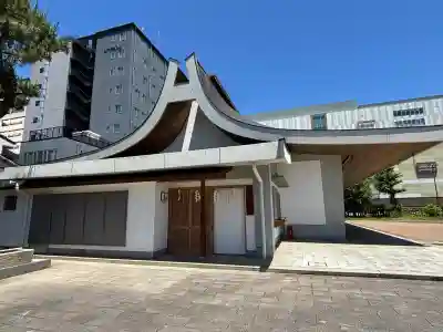 伏見稲荷大社御旅所の{uncategorized: "未分類", other: "その他", undefined: "問題あり", building: "その他建物", grave: "お墓", sacred_gate: "鳥居", guardian: "狛犬", statue: "像", buddha: "仏像", history: "歴史", nature: "自然", garden: "庭園", animal: "動物", pagoda: "塔", temizu: "手水舎", mountain_gate: "山門・神門", sanctuary: "本殿・本堂", subordinate: "末社・摂社", art: "芸術", scenery: "景色", jizo: "地蔵", ema: "絵馬", goshuin: "御朱印", omikuji: "おみくじ", items: "授与品その他", amulet: "お守り", goshuincho: "御朱印帳", eats: "食事", festival: "お祭り", votive_dance: "神楽", shichigosan: "七五三参", wedding: "結婚式", experience: "体験その他", initially: "初詣", around: "周辺", anti_infection: "感染症対策"}