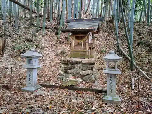 神明社の末社・摂社