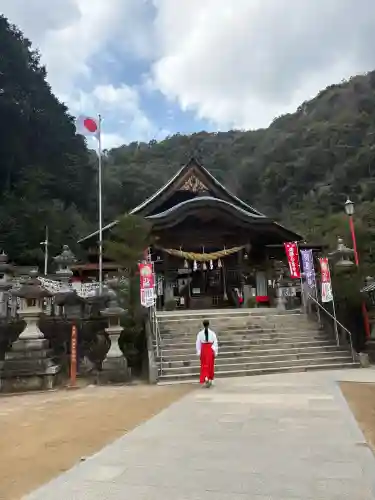 大頭神社の{uncategorized: "未分類", other: "その他", undefined: "問題あり", building: "その他建物", grave: "お墓", sacred_gate: "鳥居", guardian: "狛犬", statue: "像", buddha: "仏像", history: "歴史", nature: "自然", garden: "庭園", animal: "動物", pagoda: "塔", temizu: "手水舎", mountain_gate: "山門・神門", sanctuary: "本殿・本堂", subordinate: "末社・摂社", art: "芸術", scenery: "景色", jizo: "地蔵", ema: "絵馬", goshuin: "御朱印", omikuji: "おみくじ", items: "授与品その他", amulet: "お守り", goshuincho: "御朱印帳", eats: "食事", festival: "お祭り", votive_dance: "神楽", shichigosan: "七五三参", wedding: "結婚式", experience: "体験その他", initially: "初詣", around: "周辺", anti_infection: "感染症対策"}