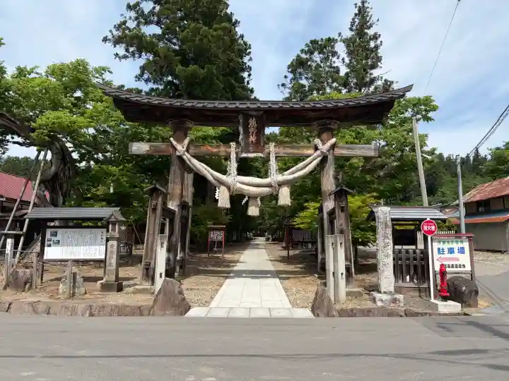 新宮熊野神社の{uncategorized: "未分類", other: "その他", undefined: "問題あり", building: "その他建物", grave: "お墓", sacred_gate: "鳥居", guardian: "狛犬", statue: "像", buddha: "仏像", history: "歴史", nature: "自然", garden: "庭園", animal: "動物", pagoda: "塔", temizu: "手水舎", mountain_gate: "山門・神門", sanctuary: "本殿・本堂", subordinate: "末社・摂社", art: "芸術", scenery: "景色", jizo: "地蔵", ema: "絵馬", goshuin: "御朱印", omikuji: "おみくじ", items: "授与品その他", amulet: "お守り", goshuincho: "御朱印帳", eats: "食事", festival: "お祭り", votive_dance: "神楽", shichigosan: "七五三参", wedding: "結婚式", experience: "体験その他", initially: "初詣", around: "周辺", anti_infection: "感染症対策"}
