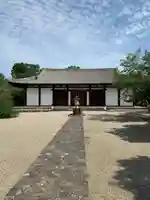 新薬師寺の本殿・本堂