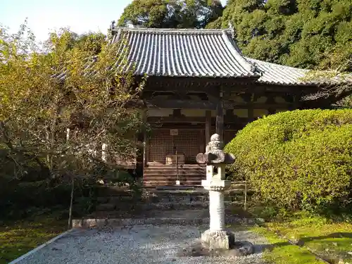 長岳寺の本殿・本堂