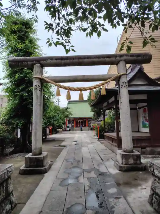氷川鍬神社の鳥居