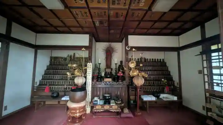持寳院(多氣山不動尊)の{uncategorized: "未分類", other: "その他", undefined: "問題あり", building: "その他建物", grave: "お墓", sacred_gate: "鳥居", guardian: "狛犬", statue: "像", buddha: "仏像", history: "歴史", nature: "自然", garden: "庭園", animal: "動物", pagoda: "塔", temizu: "手水舎", mountain_gate: "山門・神門", sanctuary: "本殿・本堂", subordinate: "末社・摂社", art: "芸術", scenery: "景色", jizo: "地蔵", ema: "絵馬", goshuin: "御朱印", omikuji: "おみくじ", items: "授与品その他", amulet: "お守り", goshuincho: "御朱印帳", eats: "食事", festival: "お祭り", votive_dance: "神楽", shichigosan: "七五三参", wedding: "結婚式", experience: "体験その他", initially: "初詣", around: "周辺", anti_infection: "感染症対策"}