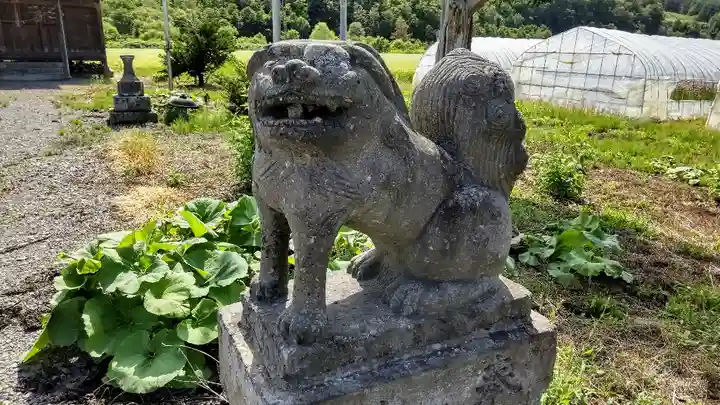湯内神社(大熊神社)の狛犬
